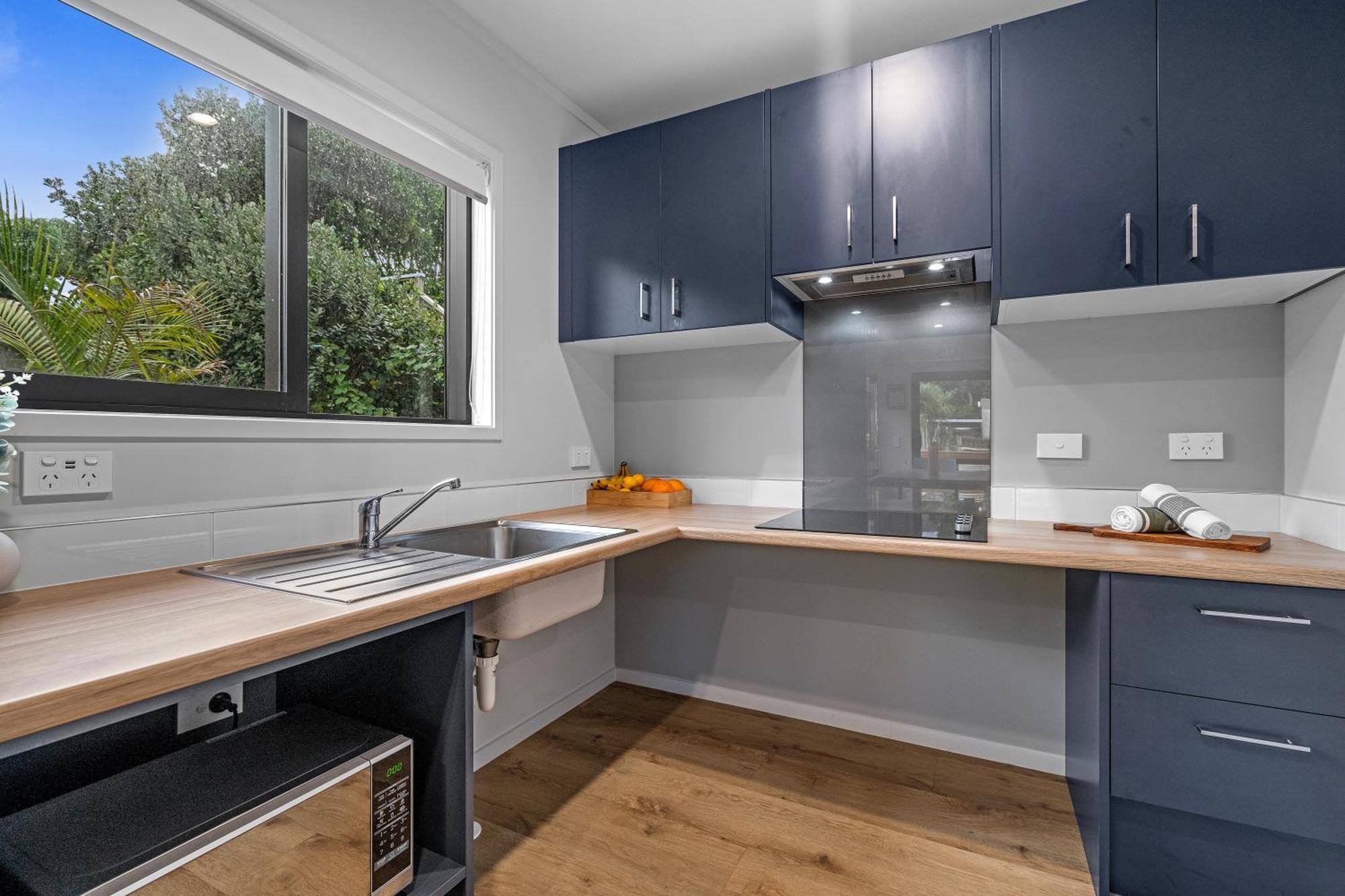 Tasman Holiday Parks - Waihi Beach المظهر الخارجي الصورة A modern kitchen